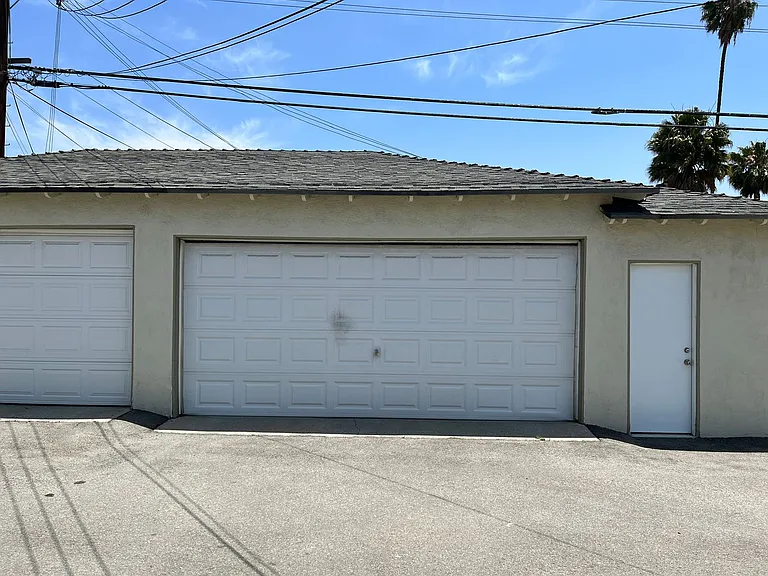 664-670 S Eremland Dr — Photo 12