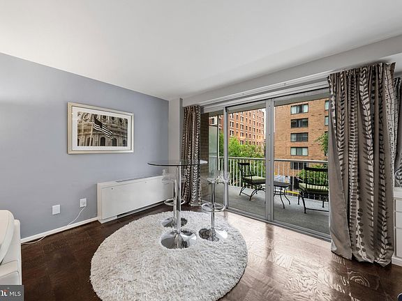 4th image of 730 24th St NW APT 312