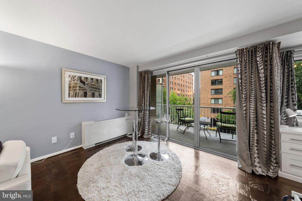 730 24th St NW APT 312, Washington, DC - View 4