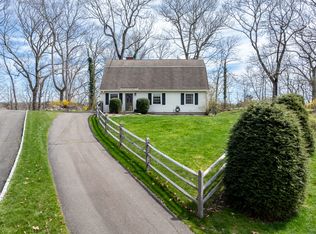 15 Sun Dance Cir, Stamford, CT 06905