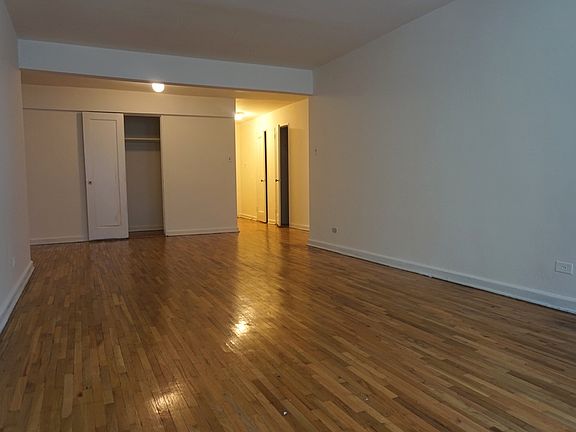3rd image of 14035 Burden Cres