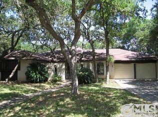 10202 Kings Grant Dr, San Antonio, TX 78230