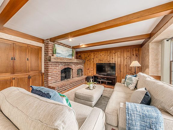 3rd image of 1455 Liberty Ct