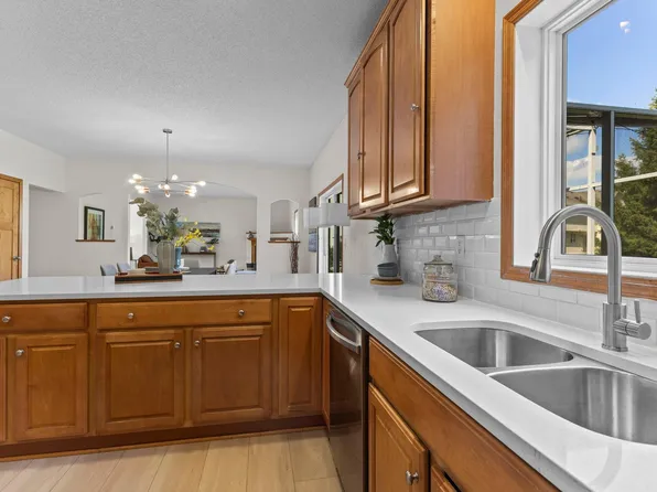 1744 Mathias Rd, Shakopee, MN 55379