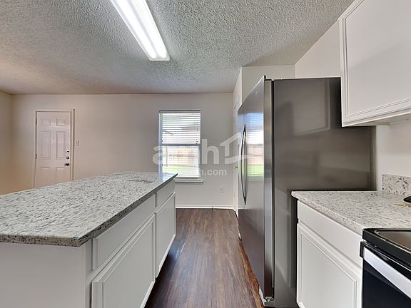 3rd image of 5428 Kleberg Dr