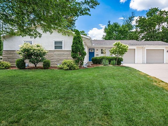 3rd image of 3167 Easton Pl