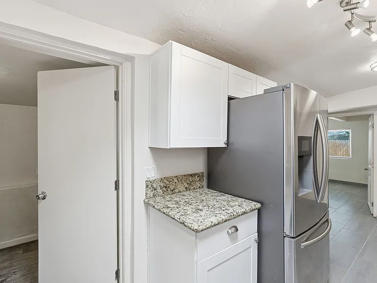 4608 S Fremont Ave — Photo 14
