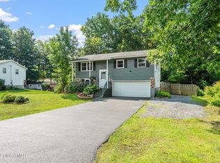 33 Whipple Tree Rd, Ballston Spa, NY 12020