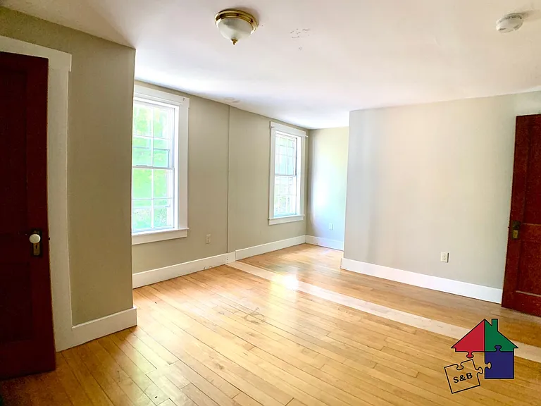 102 Northfield St — Photo 18