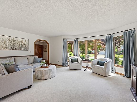 5th image of 72 Brenridge Dr