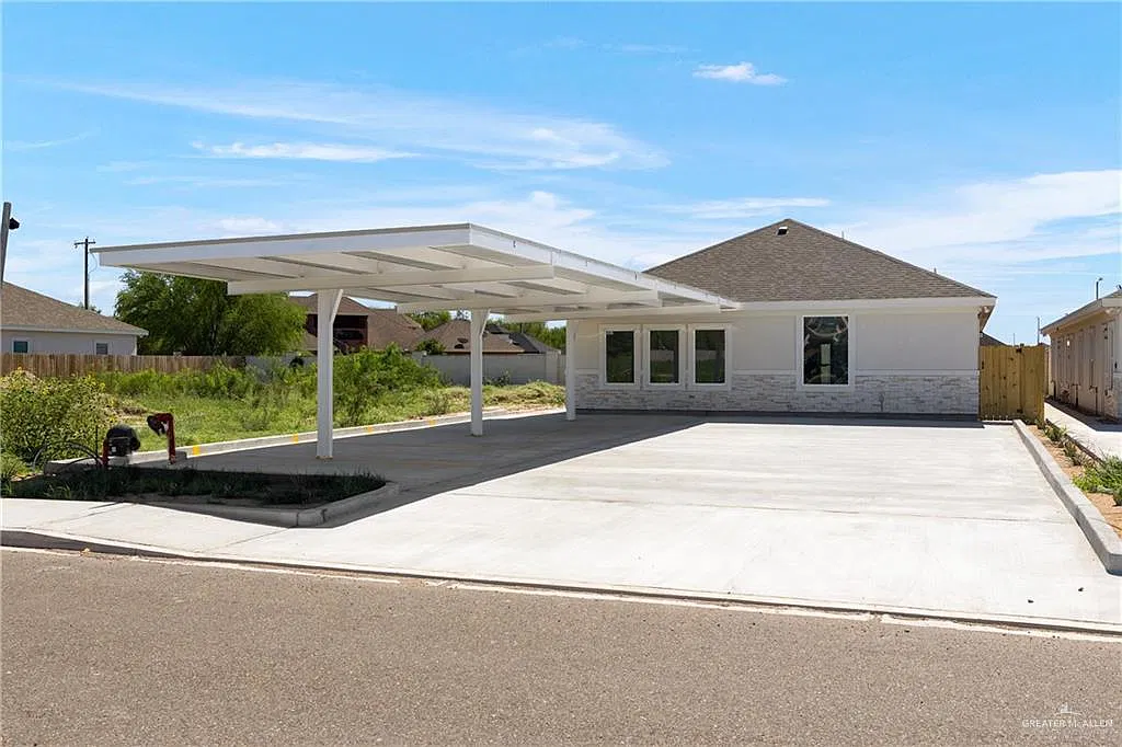 5327 Vision St — Photo 2