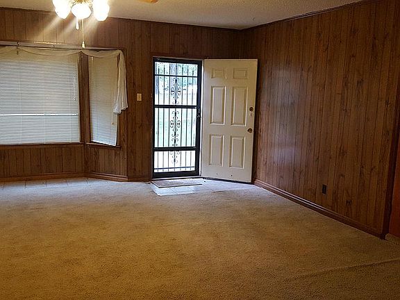 5th image of 903 Towering Oaks Dr