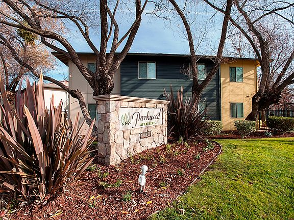 2nd image of 2450 Peach Tree Dr APT 4