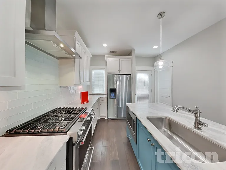 1244 Hillwood Private Cv — Photo 5