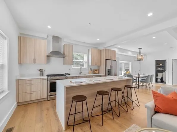 24 Kensington Ave #1, Somerville, MA 02145