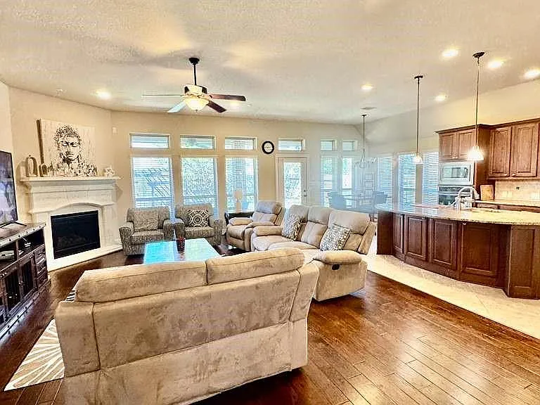 18614 Town Bluff Dr — Photo 14