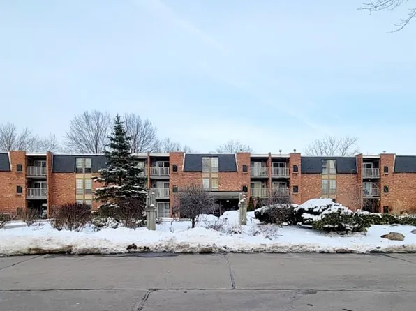 4179 Columbia Rd APT 213, North Olmsted, OH 44070