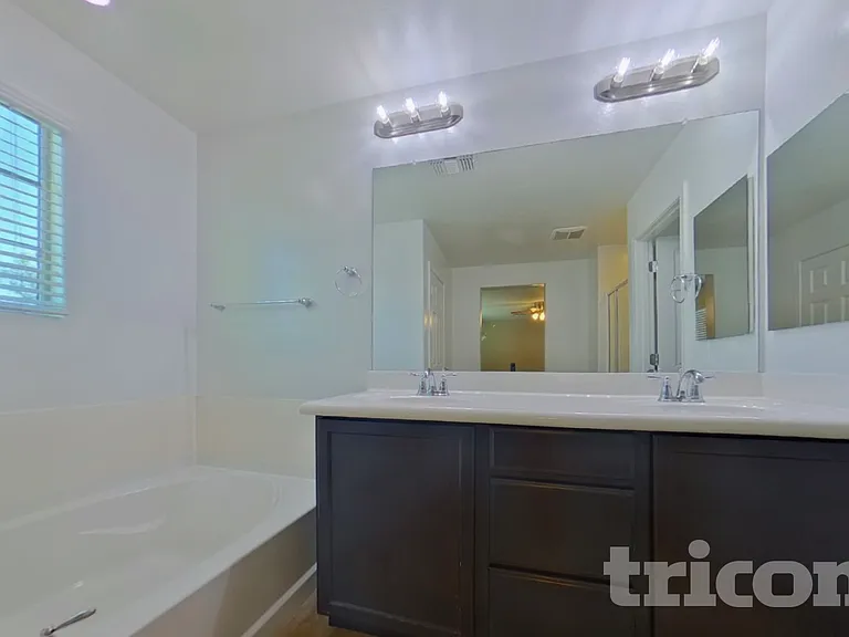 5733 W Milada Dr — Photo 8
