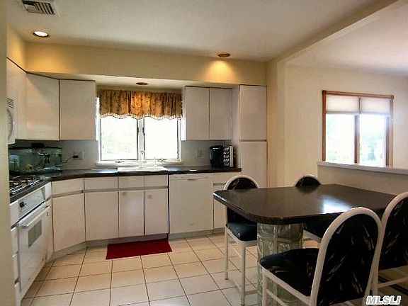 2nd image of 2527 Oak Ct
