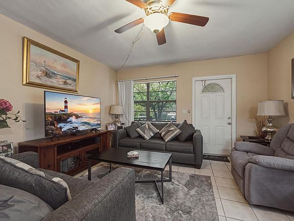 3rd image of 500 SW 15TH Street #107