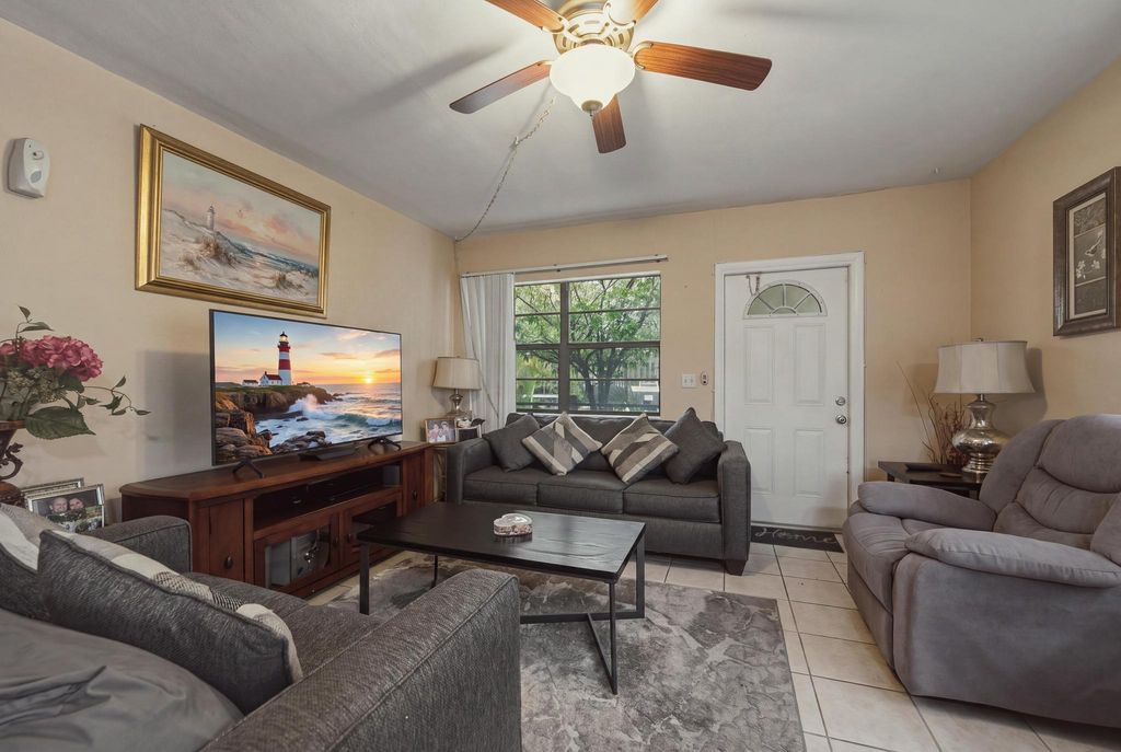 500 SW 15TH Street #107, photo 3