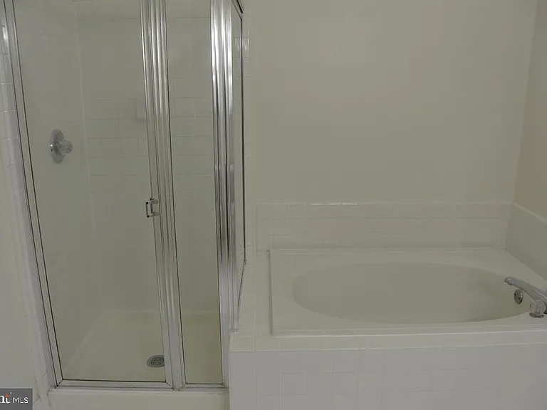 7034 Darby Towne Ct — Photo 23