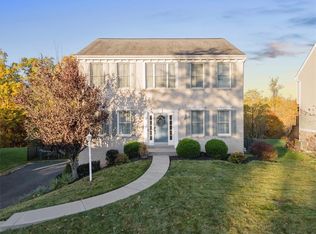 146 Foxchase Dr, Canonsburg, PA 15317