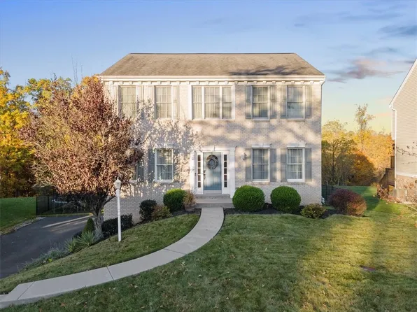146 Foxchase Dr, Canonsburg, PA 15317