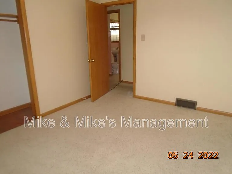 2551 S 68th St — Photo 4