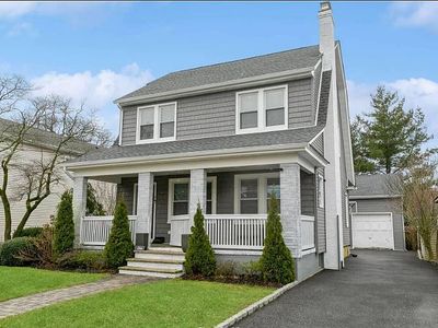 1 Jackson Pl, Hewlett, NY, 11557