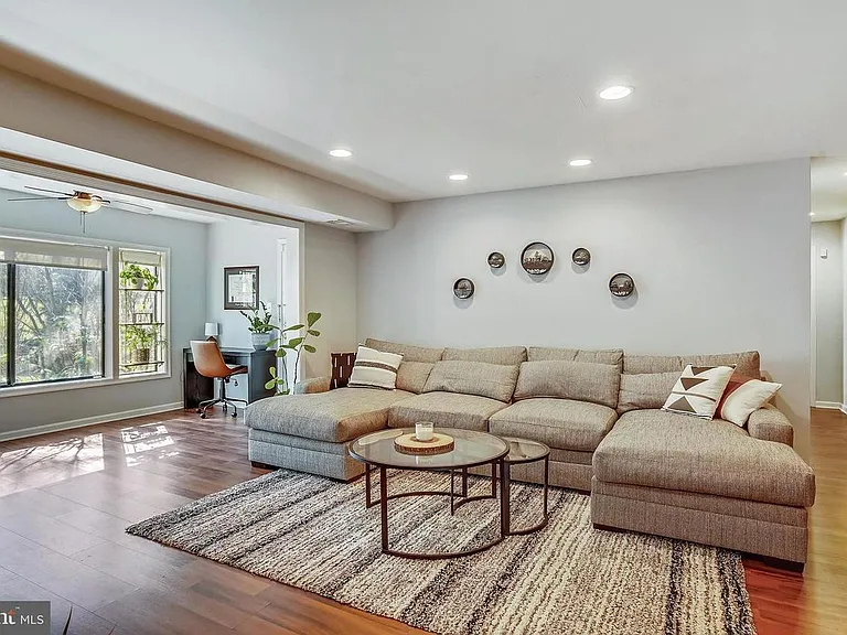 14 Windbrooke Cir — Photo 4