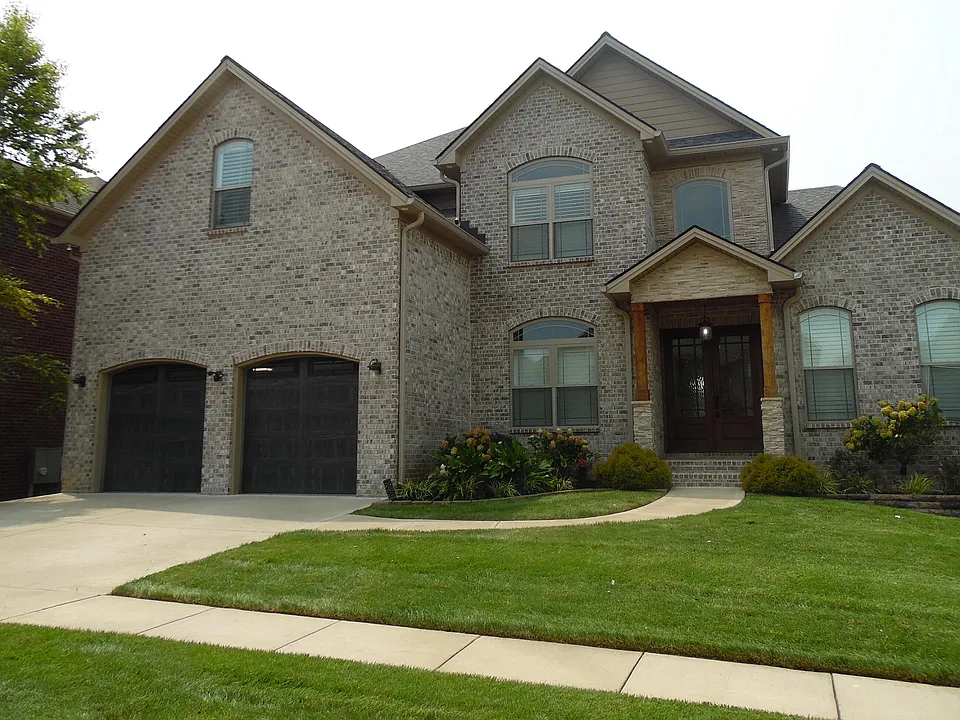 2331 Coroneo Ln