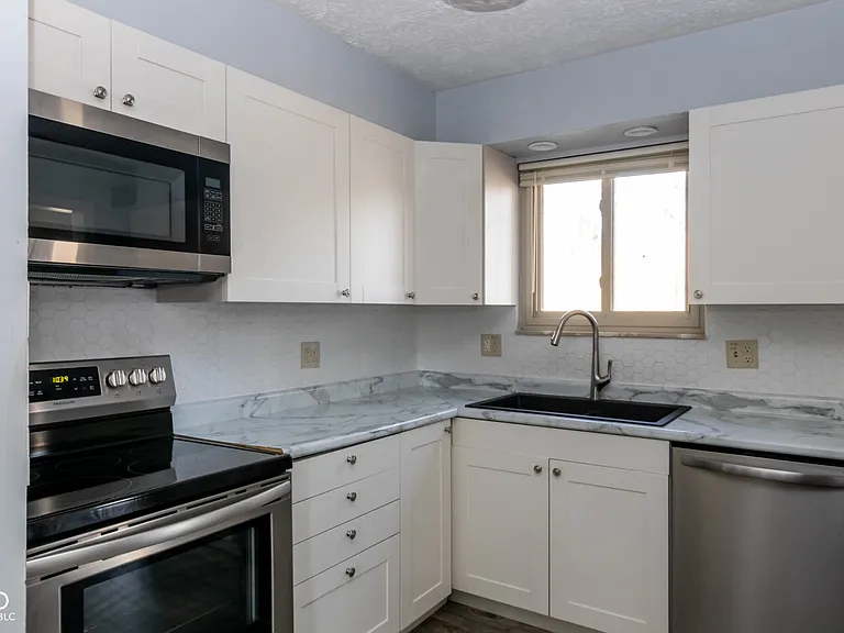 372 Redbud Pl — Photo 10