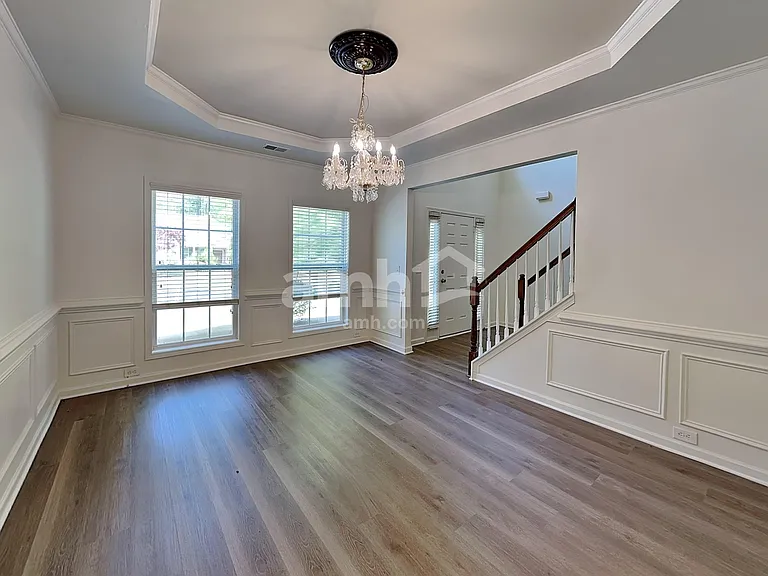 240 Shenandoah Trce — Photo 5