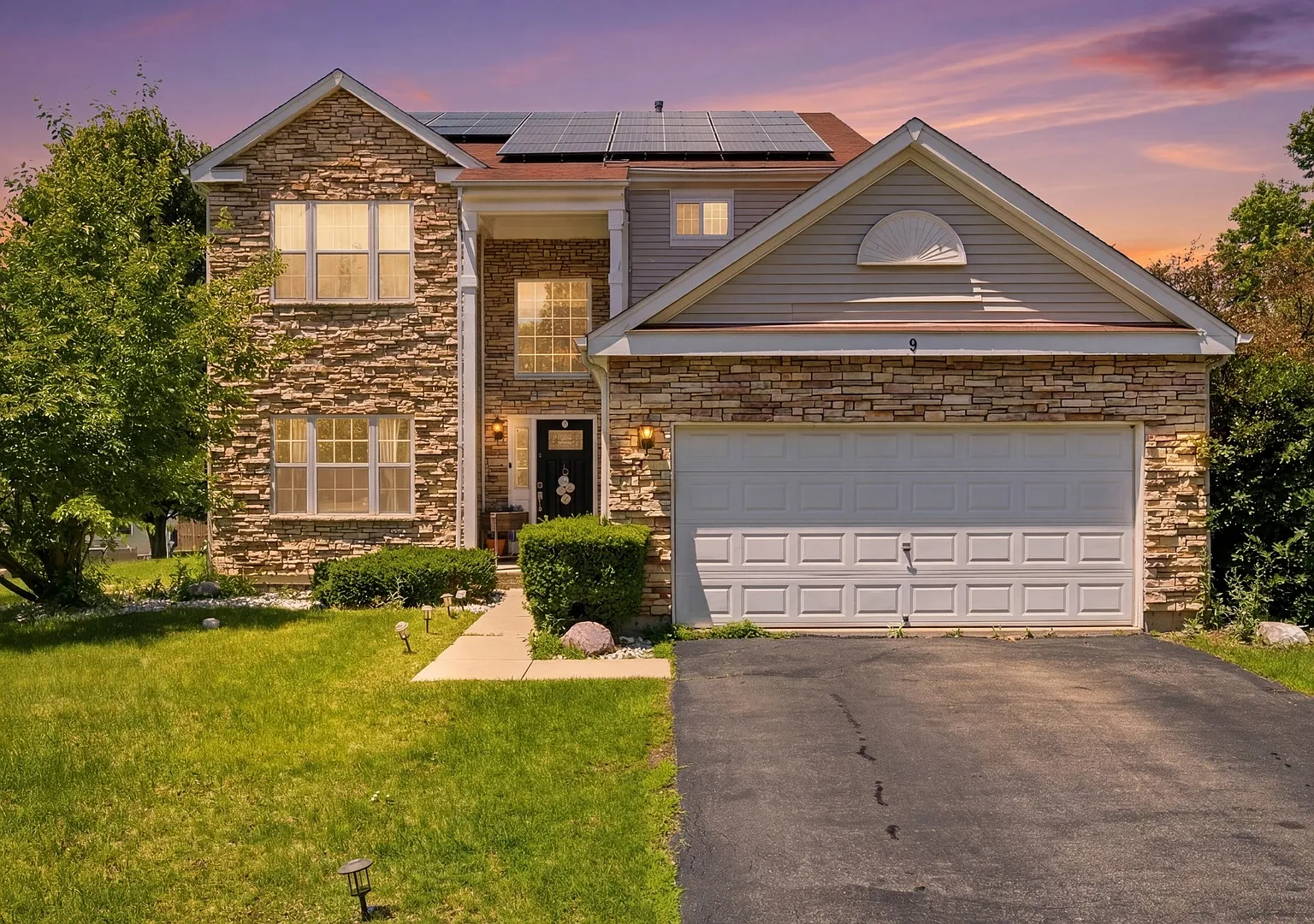 3 bed, 3.5 bath, 2208 sqft, $3,000 — Photo 1