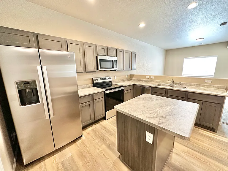 1720 Belton Hts — Photo 2