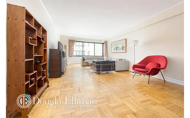 Sold by Douglas Elliman | media 15