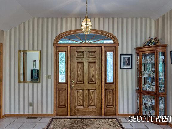 4th image of 12890 Bowen Lake Dr