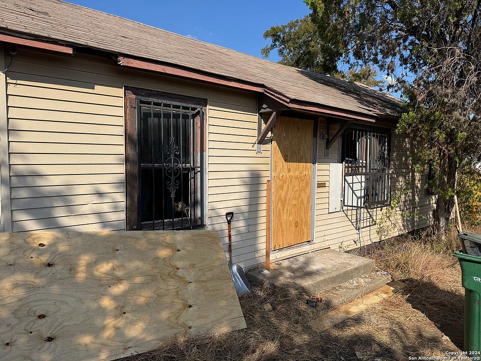 1st image of 1411 GORMAN