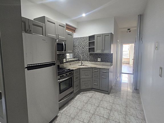 4th image of 32-84 30th St #2L