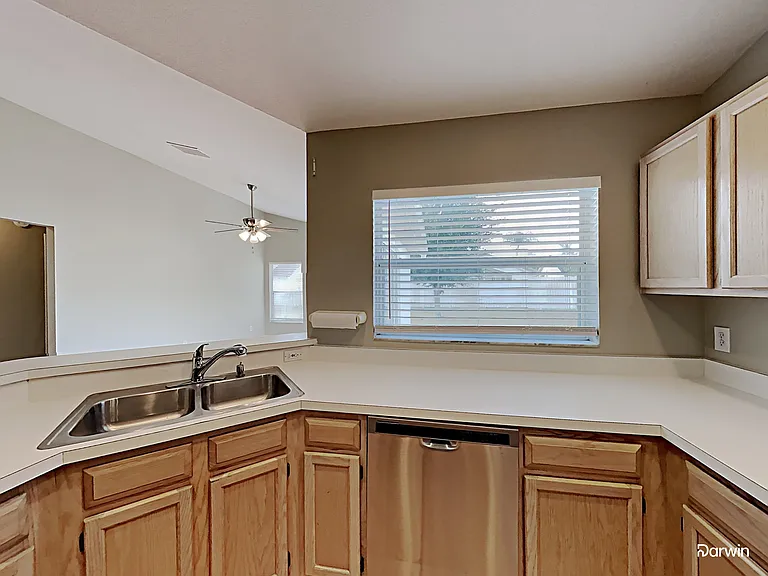 5637 Loma Vista Ct — Photo 2