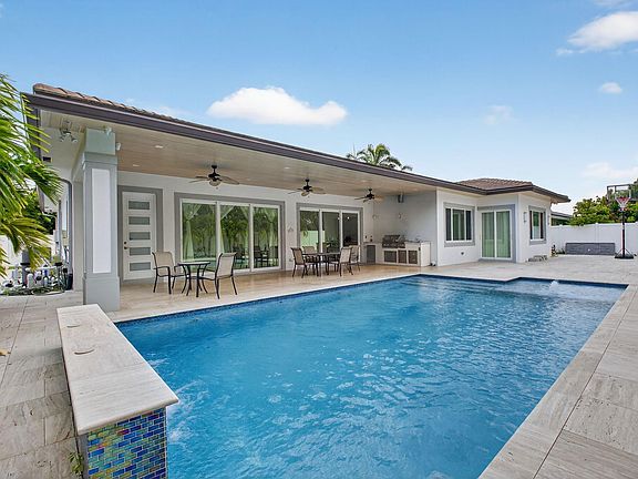 3rd image of 711 NE 6th Street