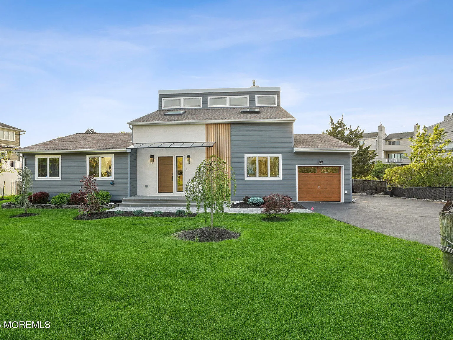5 bed, 2209 sqft, $32,000 — Photo 1