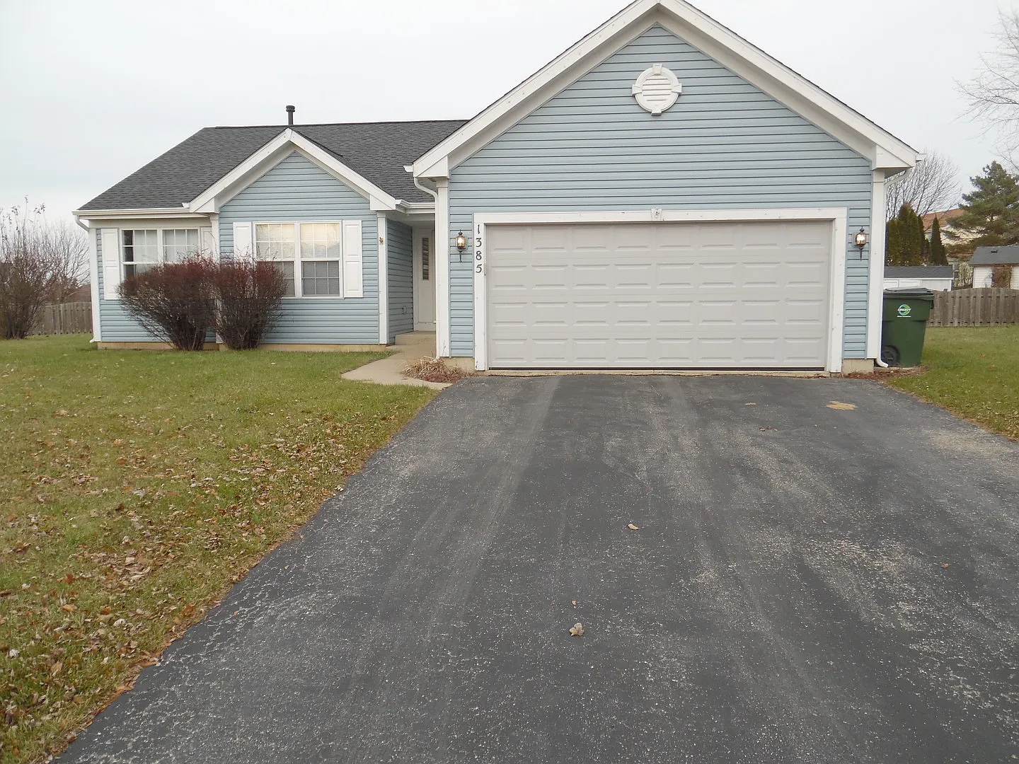 1385 Dove Ct photo 1
