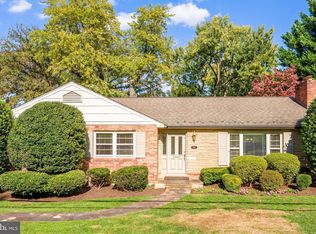 3867 N Chesterbrook Rd, Arlington, VA 22207