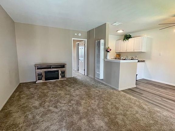 5th image of 1835 W Crestwood Ln #1