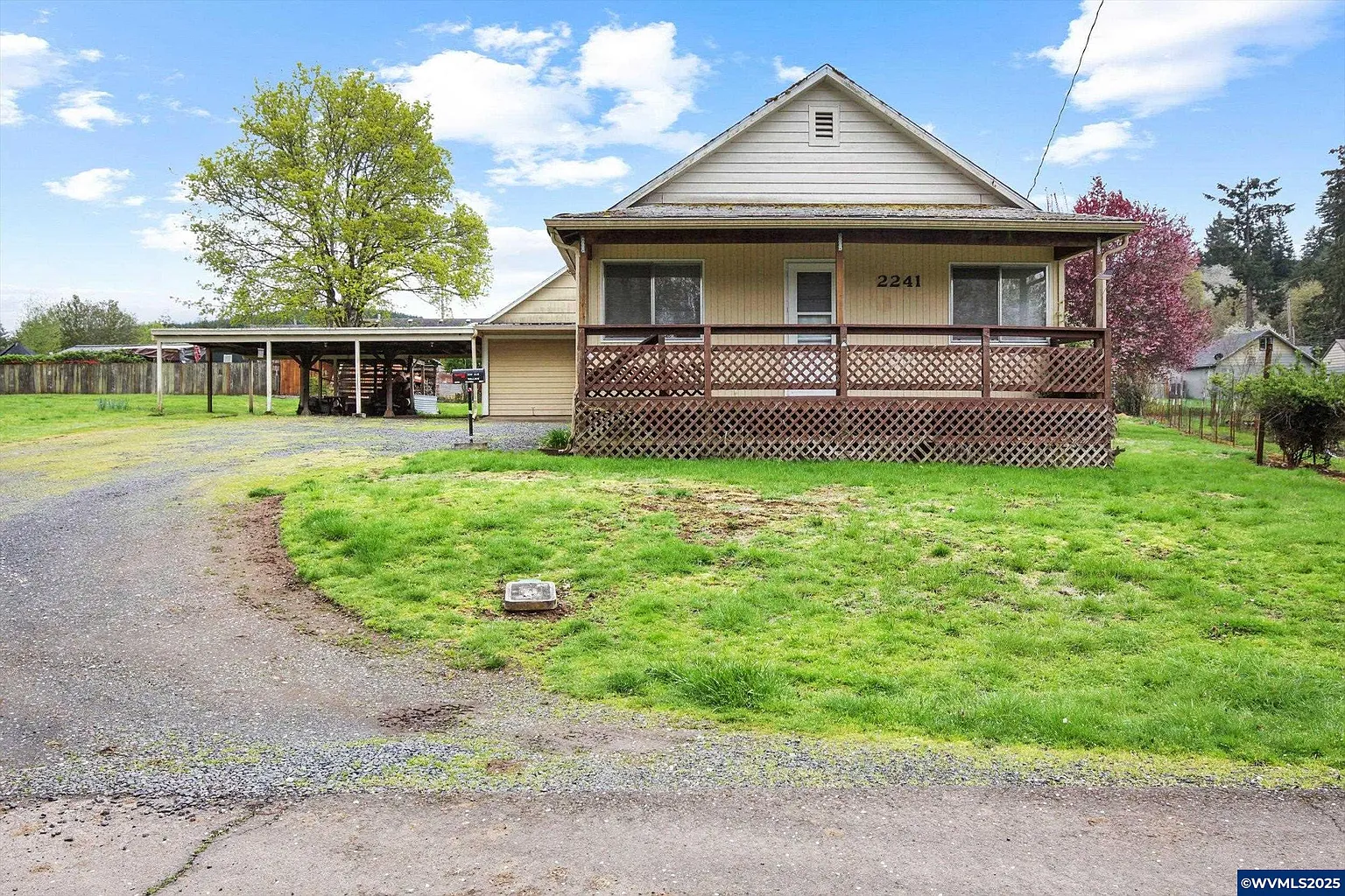 2251 Elm St photo 1