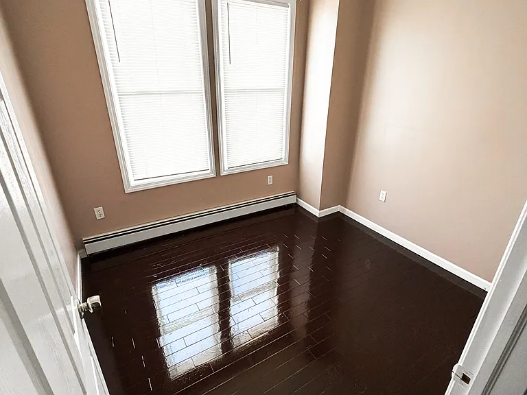 323 Glenwood Ave #1 — Photo 7