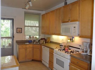 934 W Belle Plaine Ave #1, Chicago, IL 60613