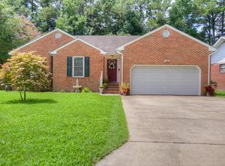 13 Sierra Dr, Newport News, VA 23606